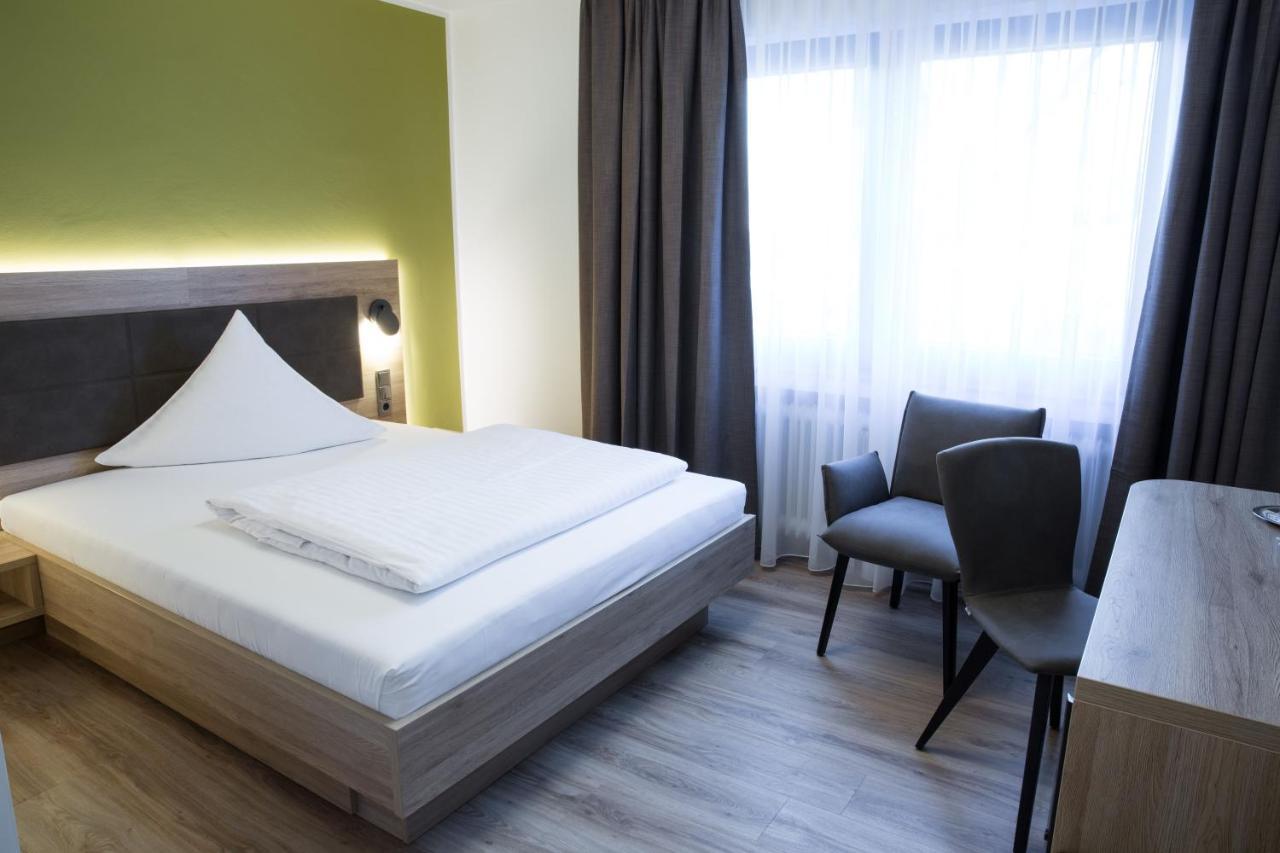 Gaestehaus Hotel Wilms Keulen Buitenkant foto