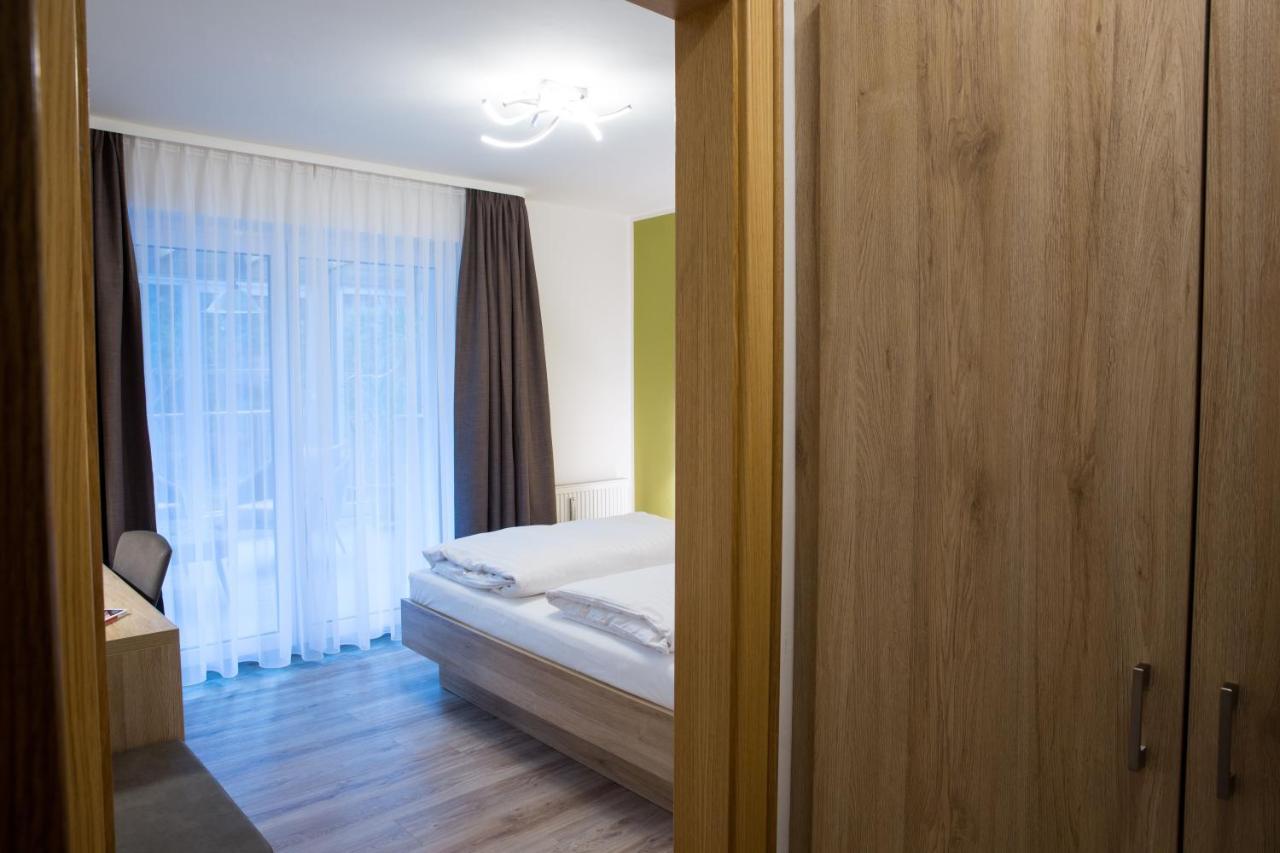 Gaestehaus Hotel Wilms Keulen Buitenkant foto